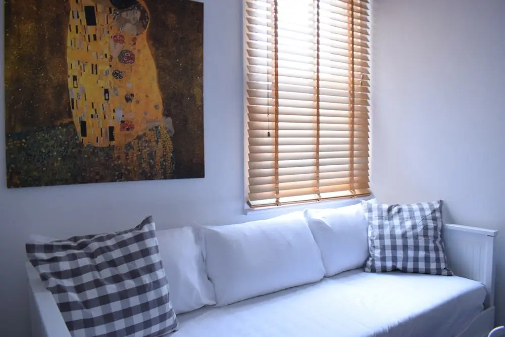 2 Bedroom House In Hackney