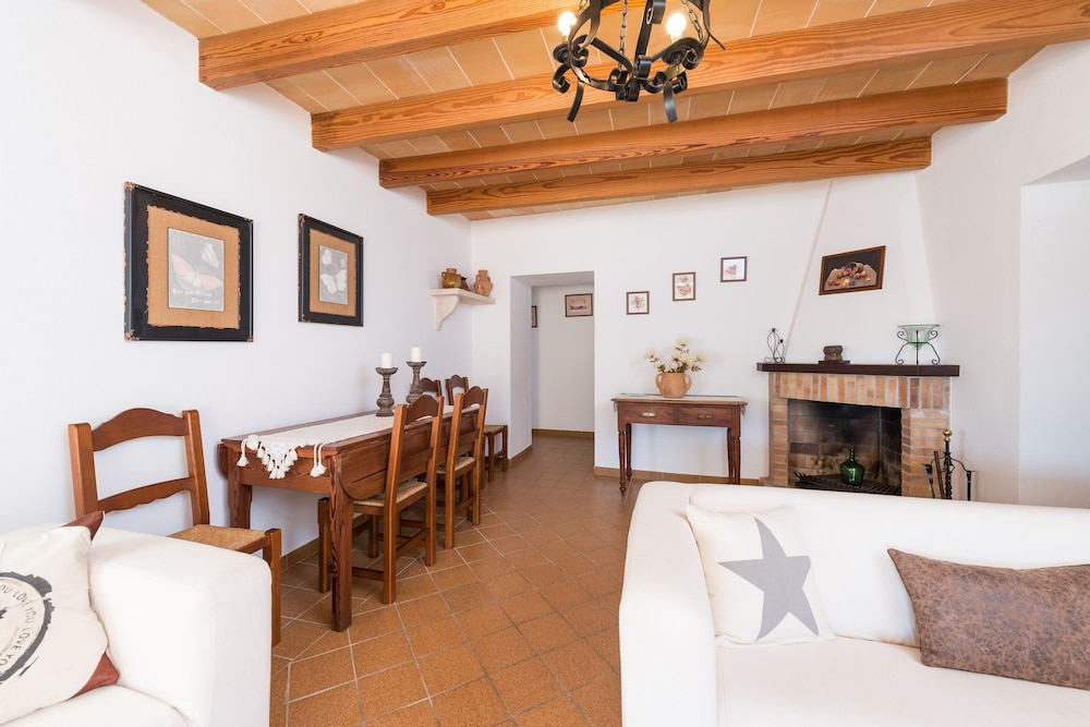H Rreo in Campos With 3 Bedrooms and 2 Bathrooms
