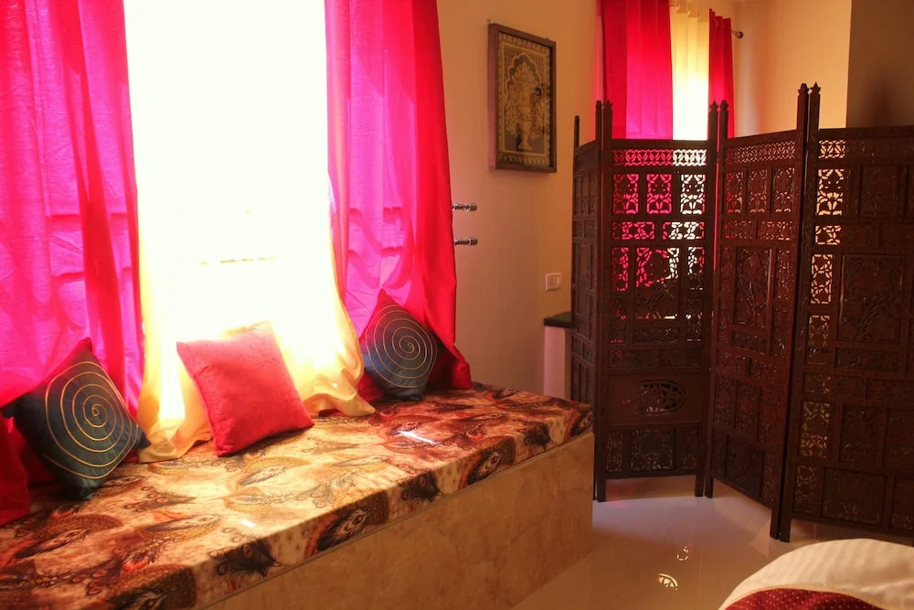 The Hideout Agra Garden Homestay - Near Taj Mahal