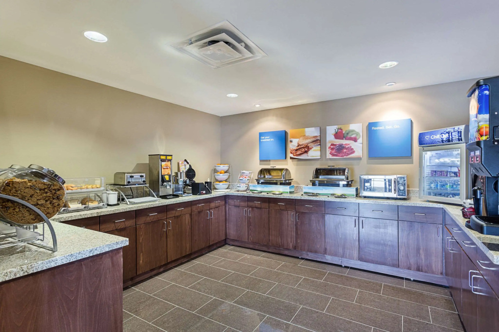 Pennant Hotel & Suites
