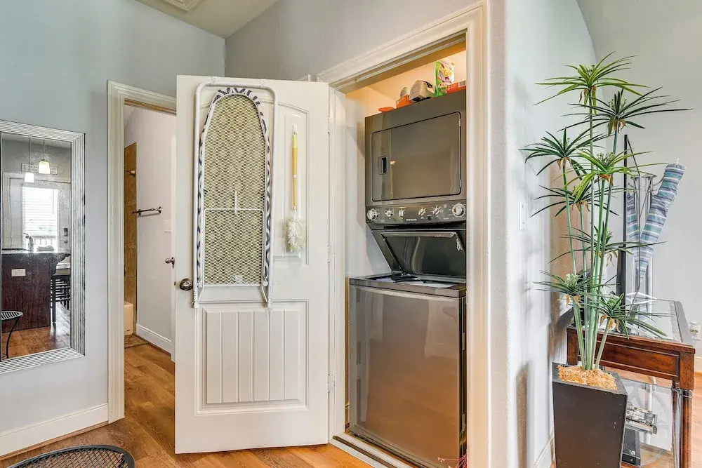 Golf Cart, Pool Access! Beach-walk Galveston Haven