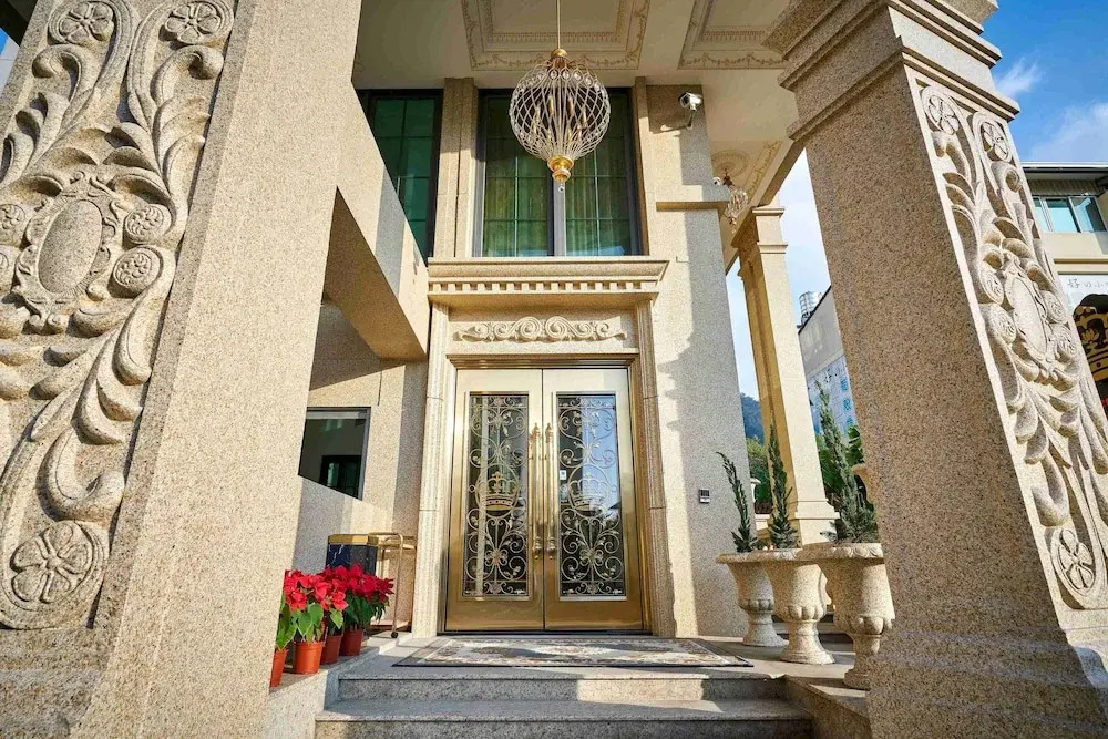 Sun Moon Lake Queen Castle Hotel