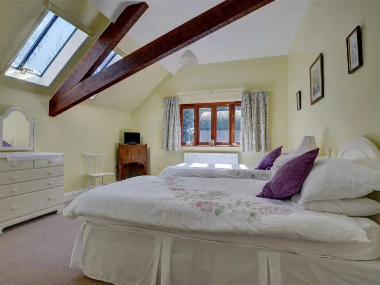 3 Bed in Hartfield oc-tw653