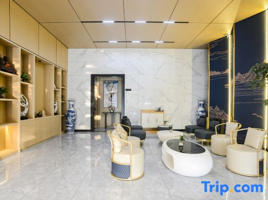 Shengzhou Qinman Hotel (Wuyue Plaza International Convention and Exhibition Center)