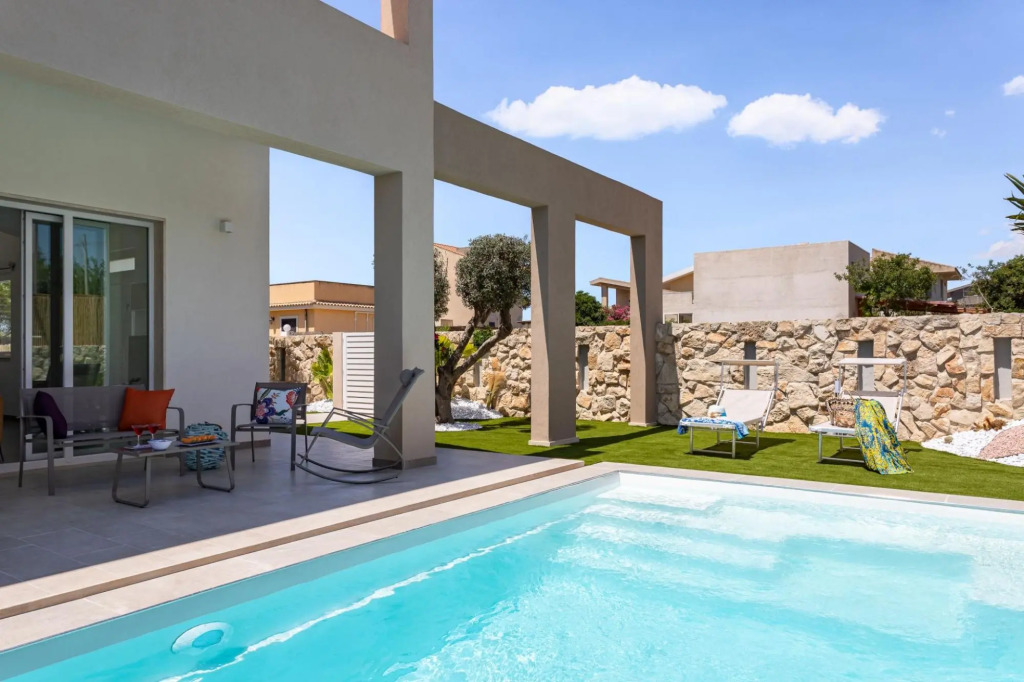 Villa Shamsi, heated pool and beach at 70 mt-Villa shamsi