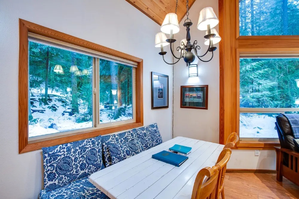 04SL - Hot Tub - BBQ - Pets OK - Sleeps 5