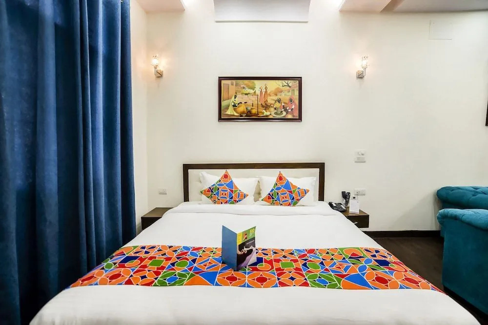 FabHotel Gurgaon 6