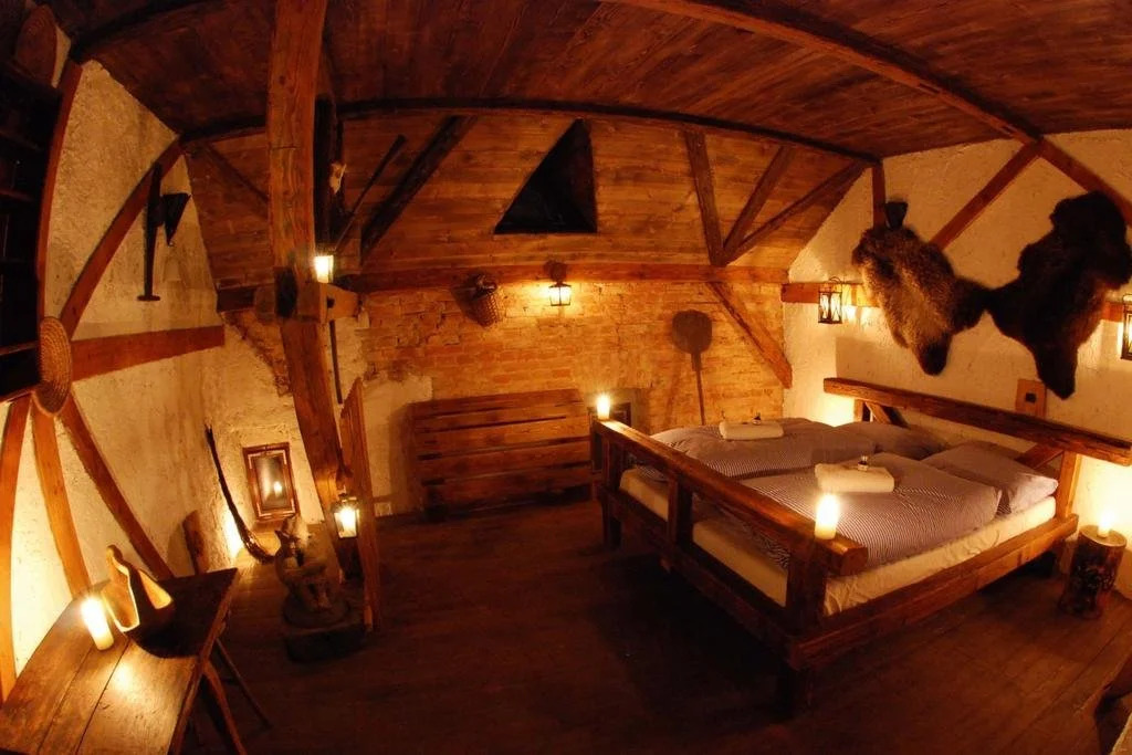 Středověký hotel Dětenice