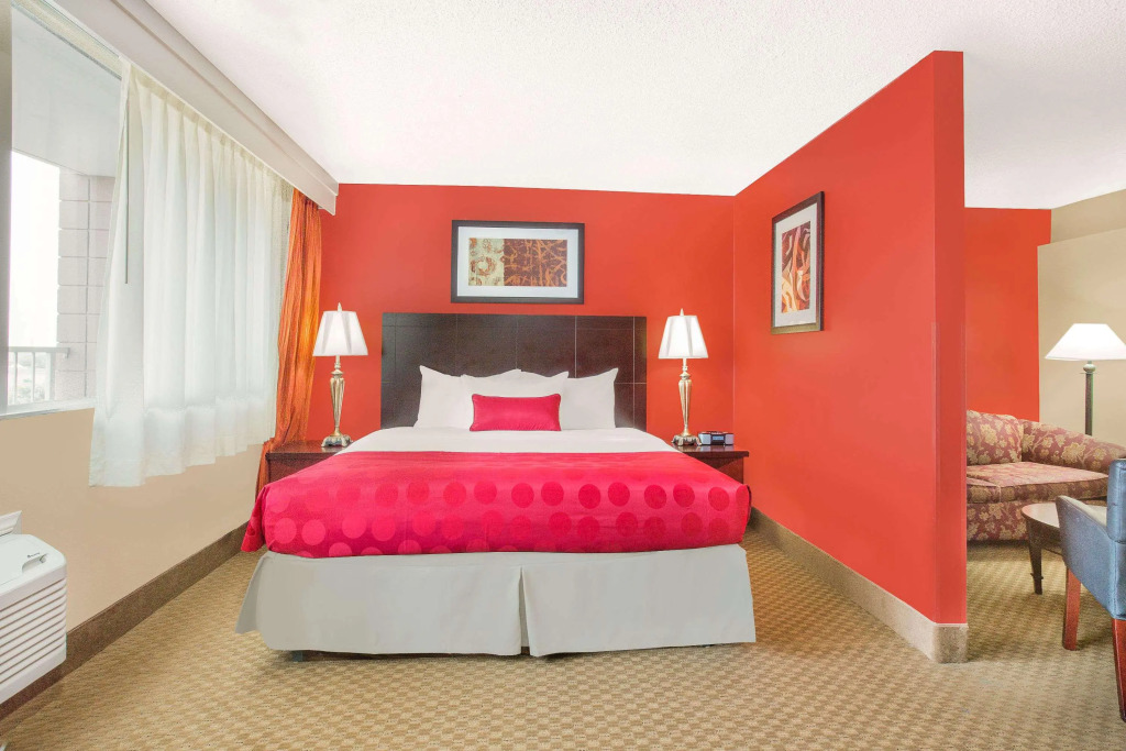 Ramada Plaza by Wyndham Fayetteville Fort Bragg Area