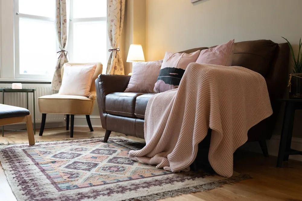 The Loft 2BR Duplex 82 Cathedral Cardiff Parking