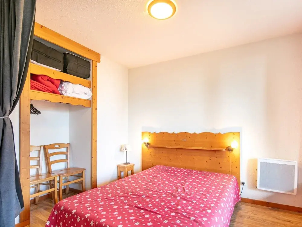 Serene Alpine Stay for 6 Guests