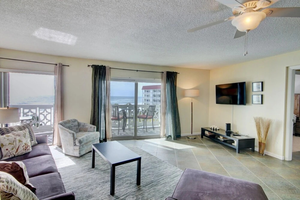 354 El Matador 1 Bedroom Condo by RedAwning