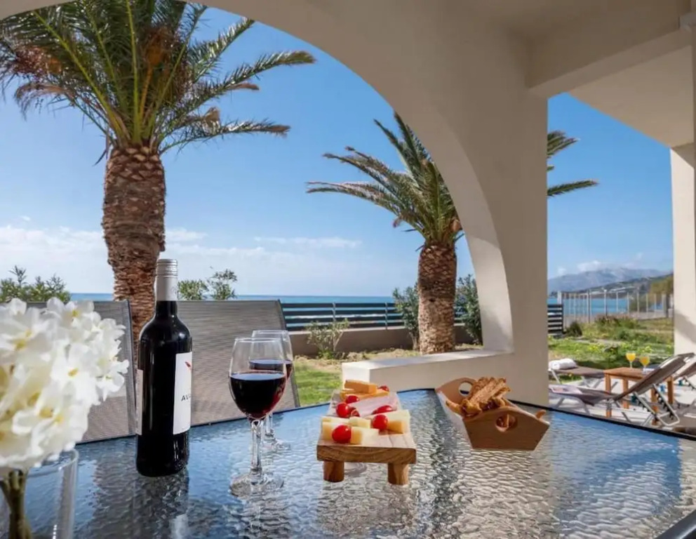 Atalanti Seaside Junior Suites
