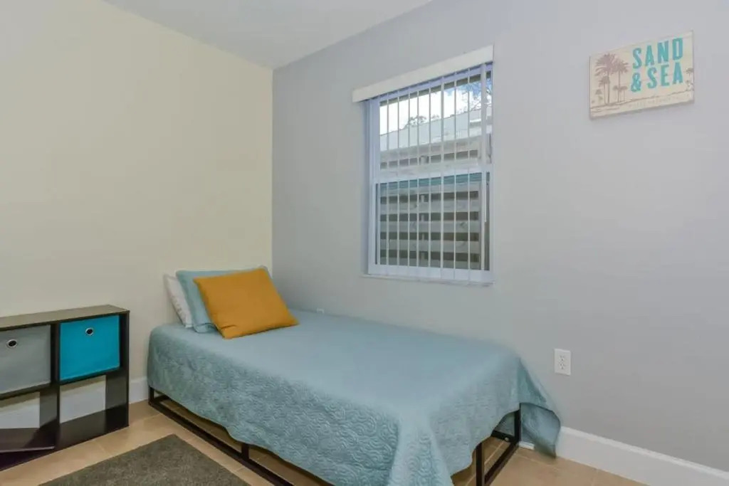 Lovely Cottage near the Beach and Downtown Sarasota