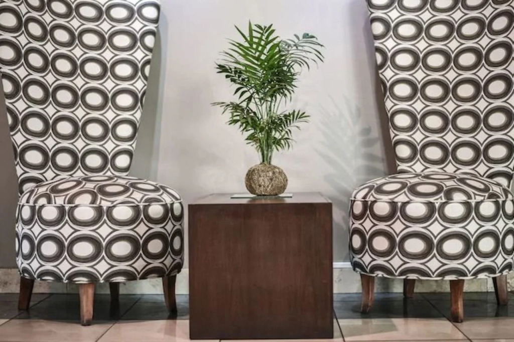 Portal Plaza Suites