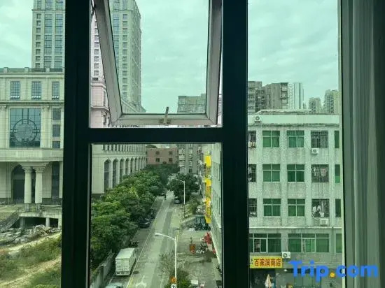 Shentou Apartment (Shengping Subway Station)