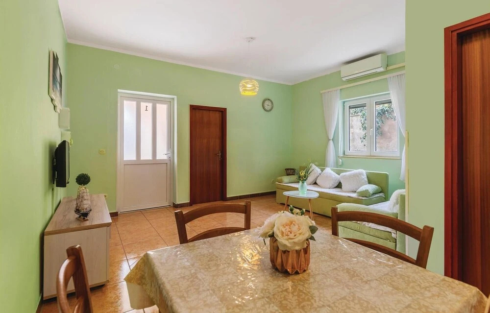 Nice Home in Liznjan With Wifi and 1 Bedrooms