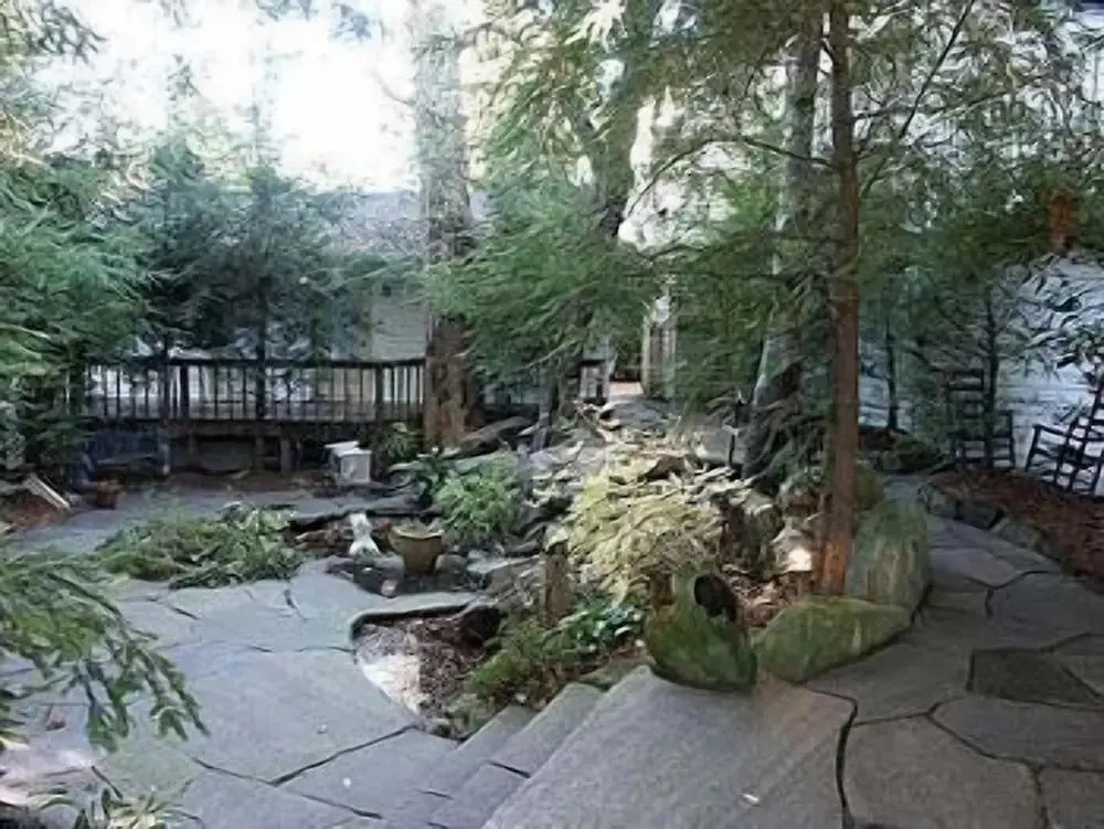 Highlands Inn
