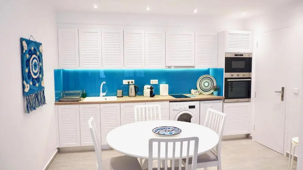 Cycladic Style Apt in Athens