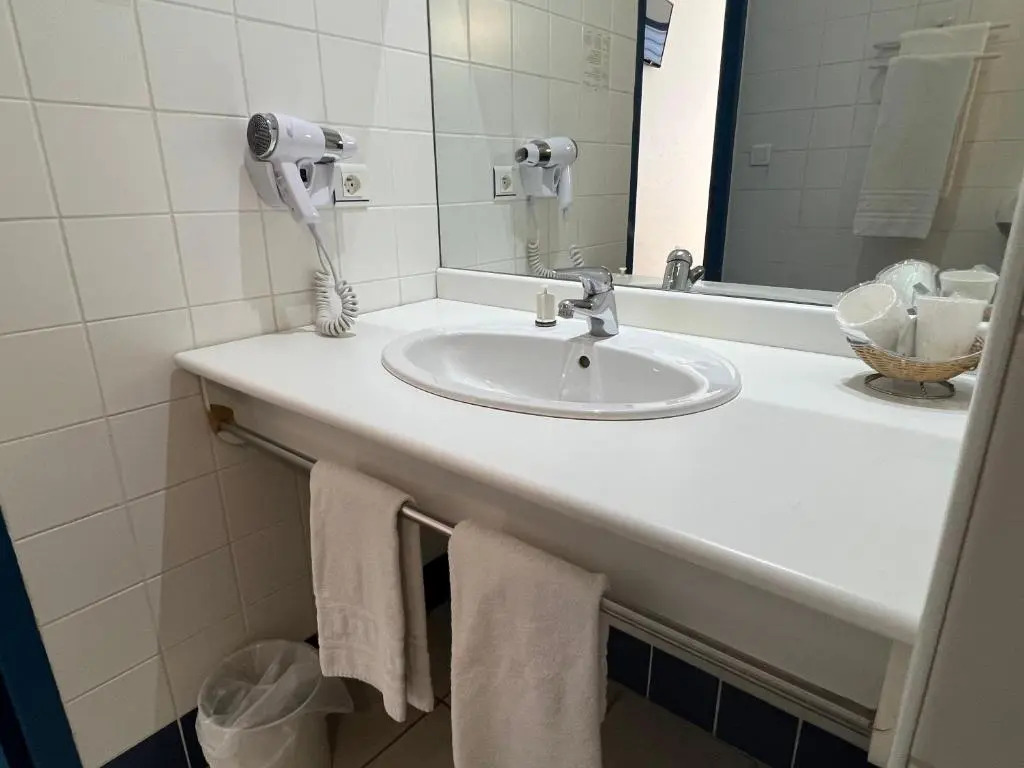 Hôtel Le Laurys-hôtel calme proche de Rodez avec parking privé gratuit