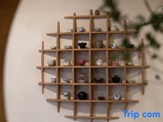 Valley Flowers Memory Phoenix Ancient City(Free Coffee &tea，Self-service Laundry &Drying)