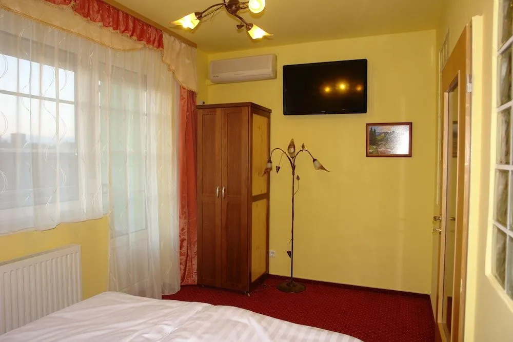 HoldLux Green Keyless 0-24 Apartman