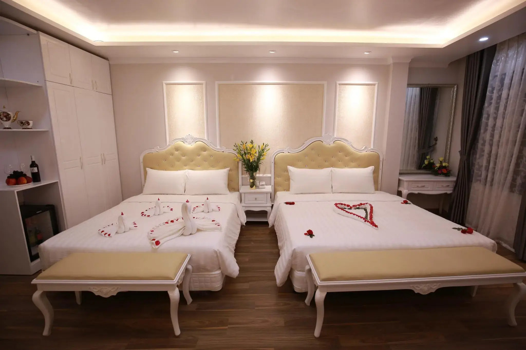 Little Hanoi Deluxe Hotel