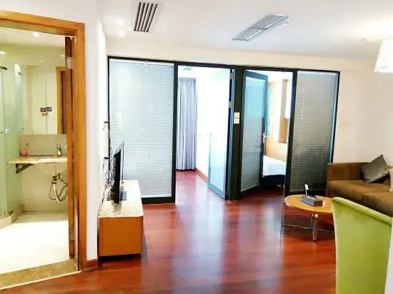 Guangzhou Sun Yat-sen University First Hospital Dongshankou Subway Yumi Boutique Apartment