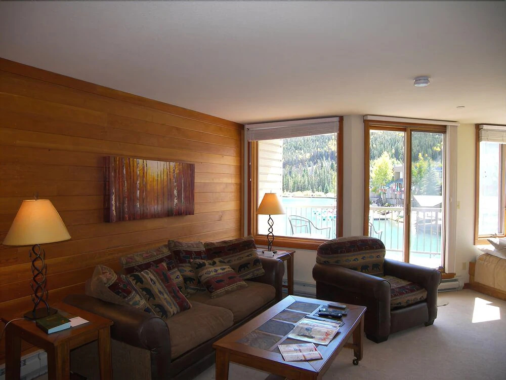 Lakeshore 1 Ba Studio condo by RedAwning