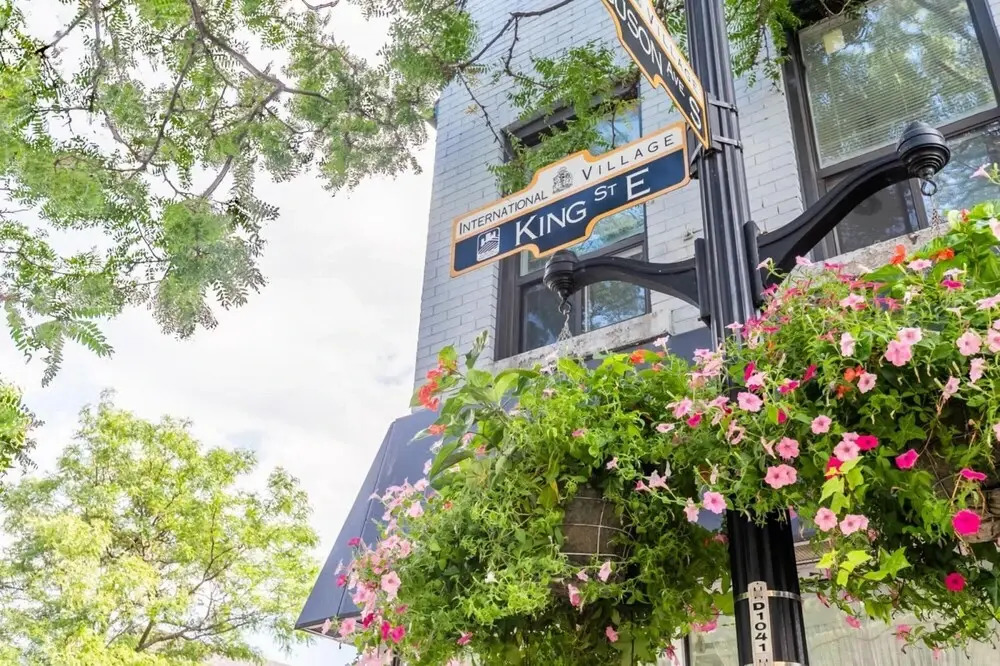 Stylish 2Br Apartment in the Heart of Hamilton 2