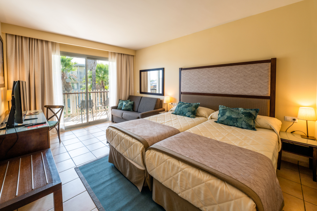 PortAventura Hotel Caribe - Includes unlimited access to PortAventura Park & 1 access to Ferrari Land