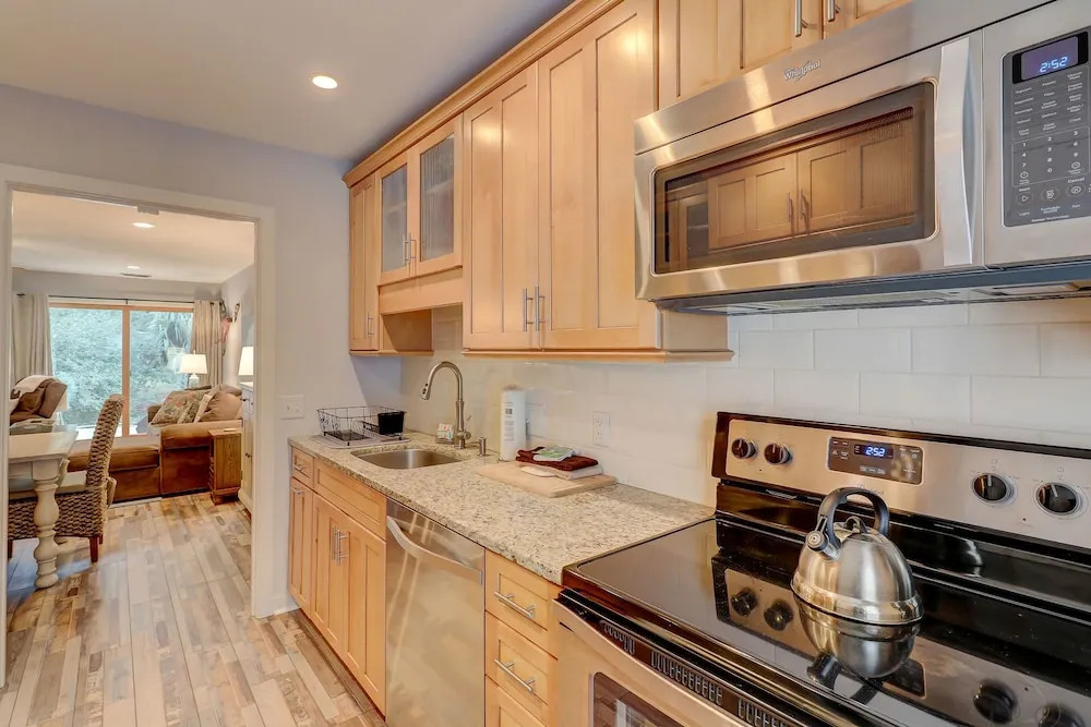 Fairwood Villa 159 by RedAwning