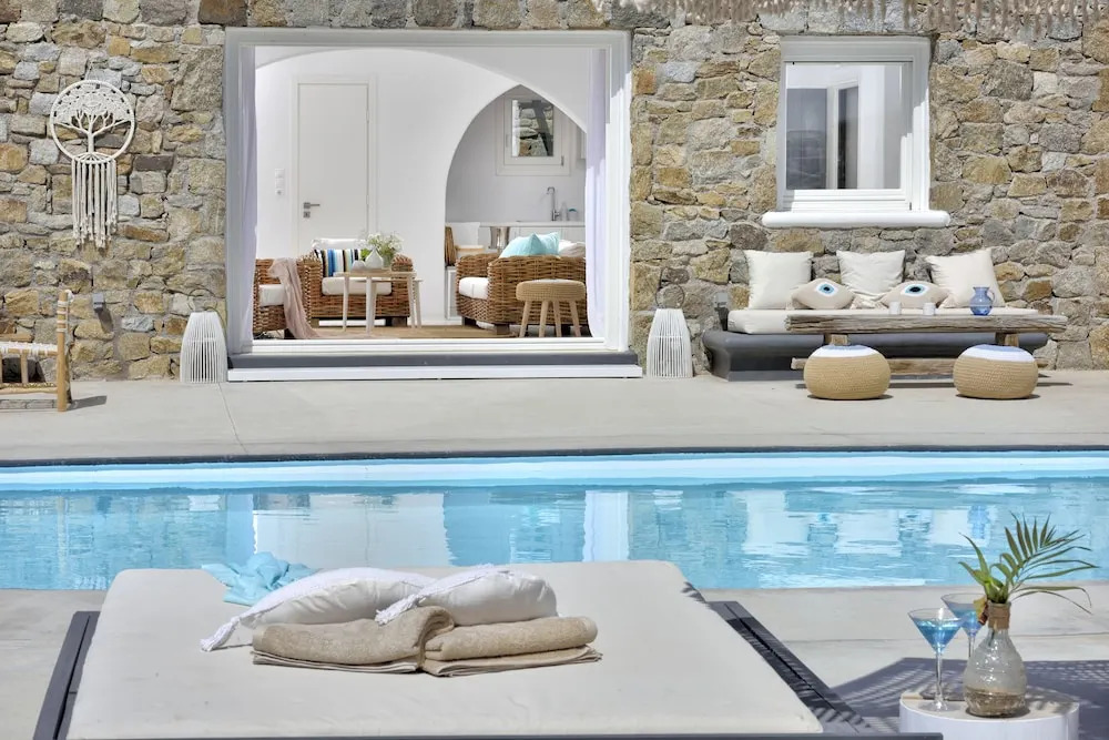 Villa Blanca Duo