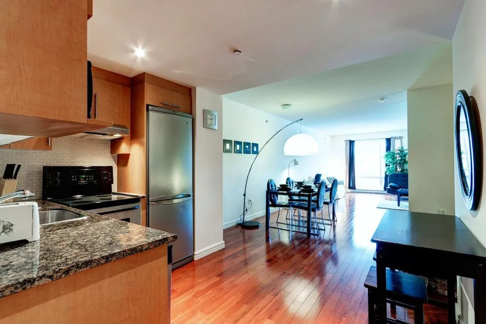 Bleury Furnished Suites by Hometrotting