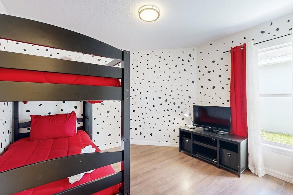 Dog-friendly, Private Pool , Central AC, Full Kitchen, Wifi, Snow-bird Friendly