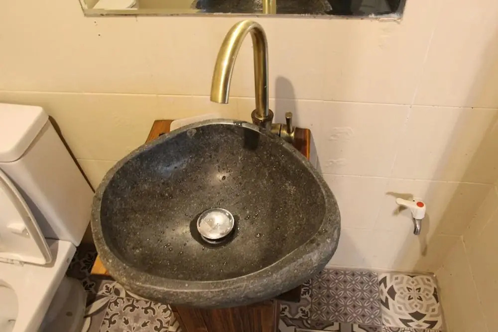 Dustin Guesthouse - Hostel