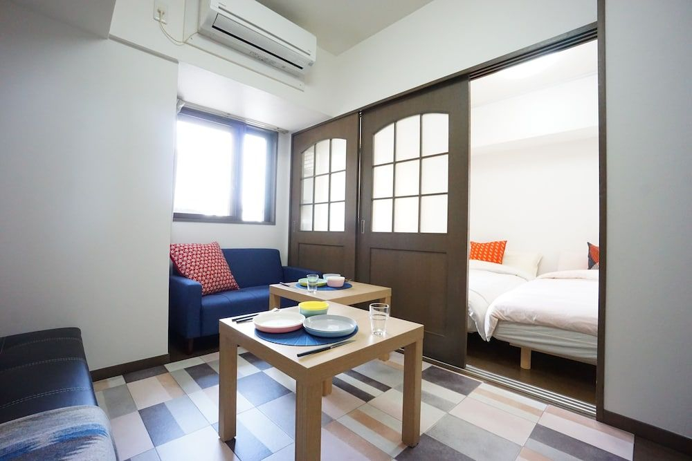 Terry's Apartment Shinsaibashi East I G13B