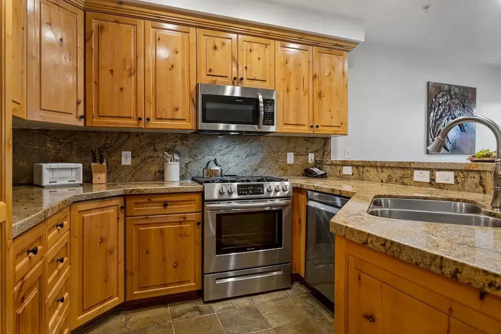 Trail's End Lodge at Deer Valley Resort - One Bedroom Residence with Spa #104 1 Condo