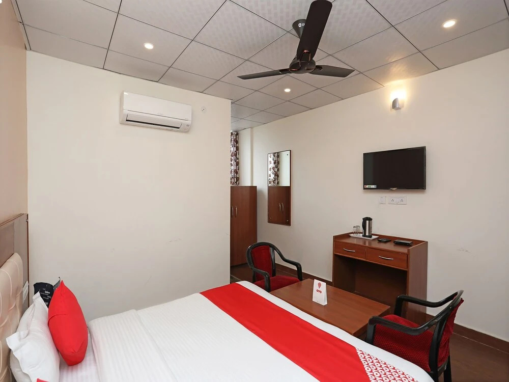 OYO 33014 Bhagwati Palace Guest House