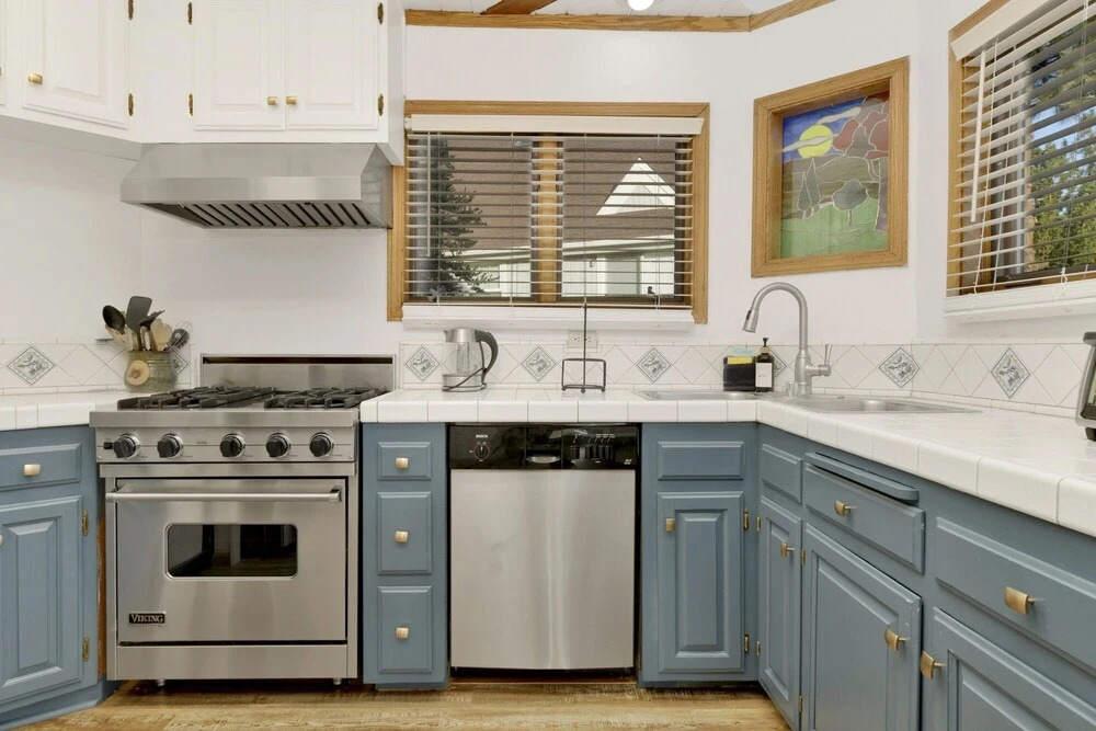 2212-canyon Crest Castle 4 Bedroom Home by Redawning