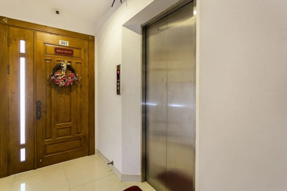 Oyo 207 Bino Apartment