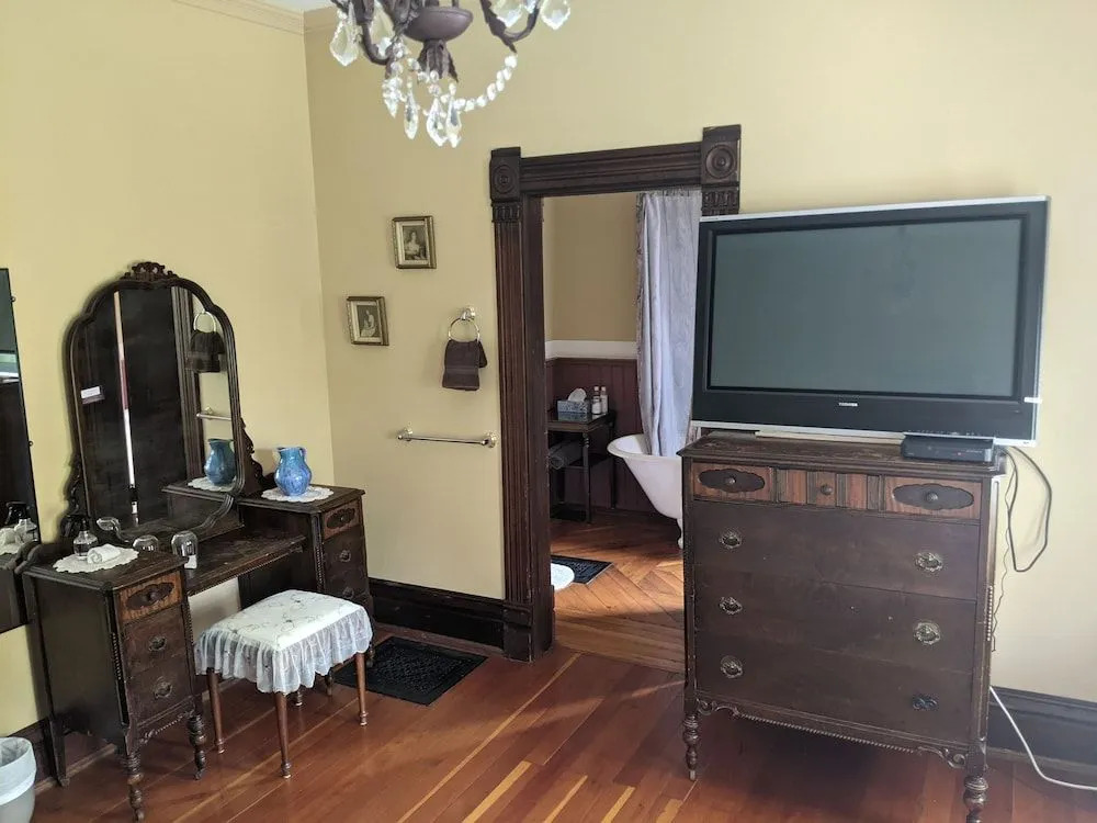 Holten Heritage House Bed and Breakfast