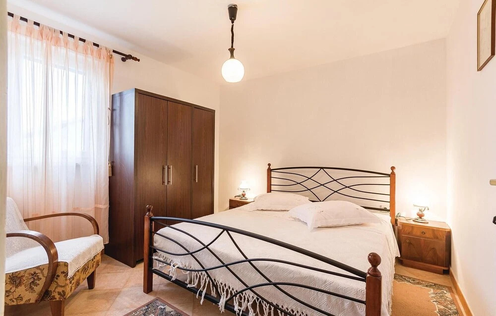 Stunning Home in Banjole With Wifi and 1 Bedrooms