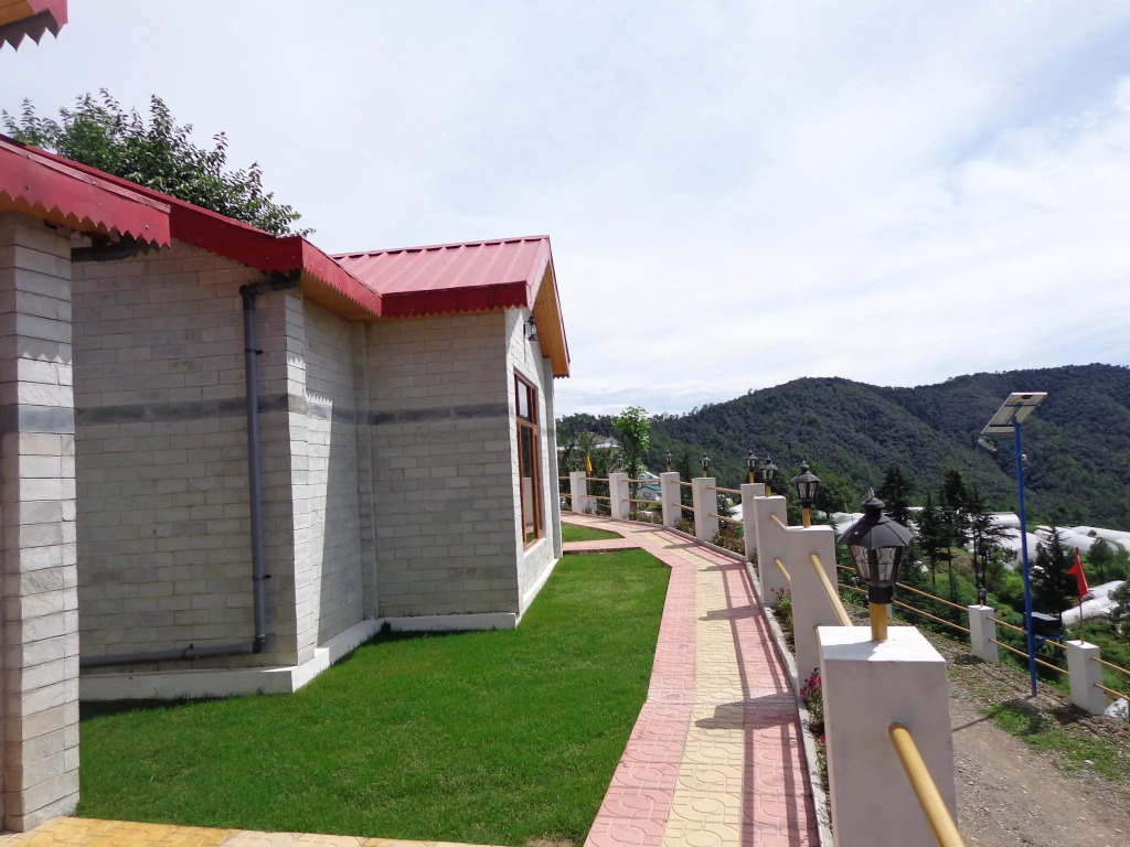 Village Live In Resort, Chail