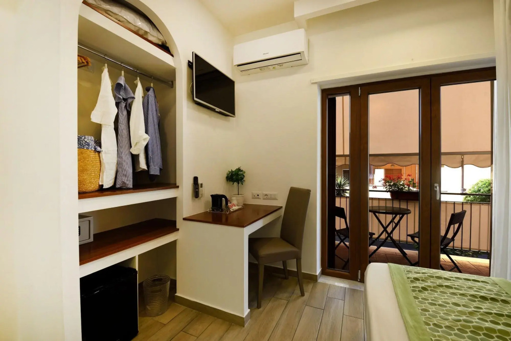 Sorrento Rooms