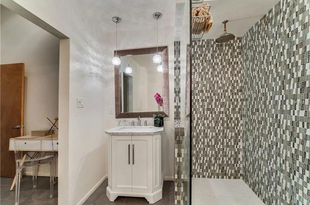 Calle de Peru by Beachside Management
