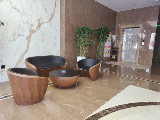 Ejin Tianxia Huyang Guesthouse