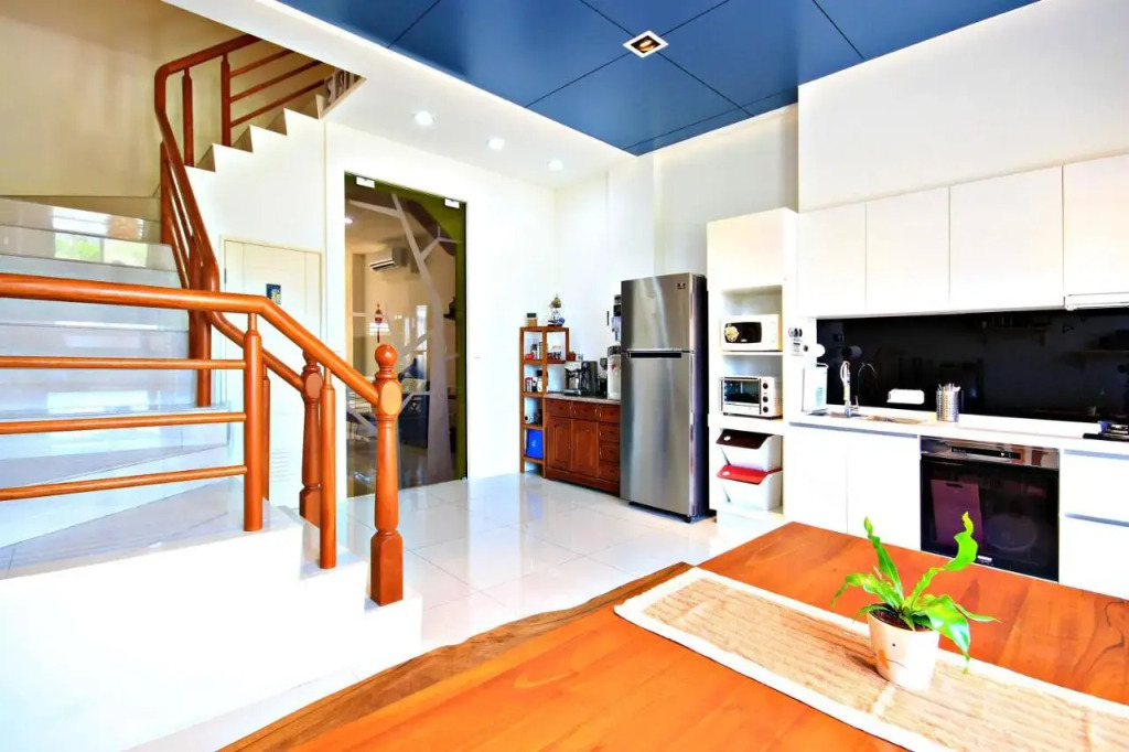 Woo Shiba House