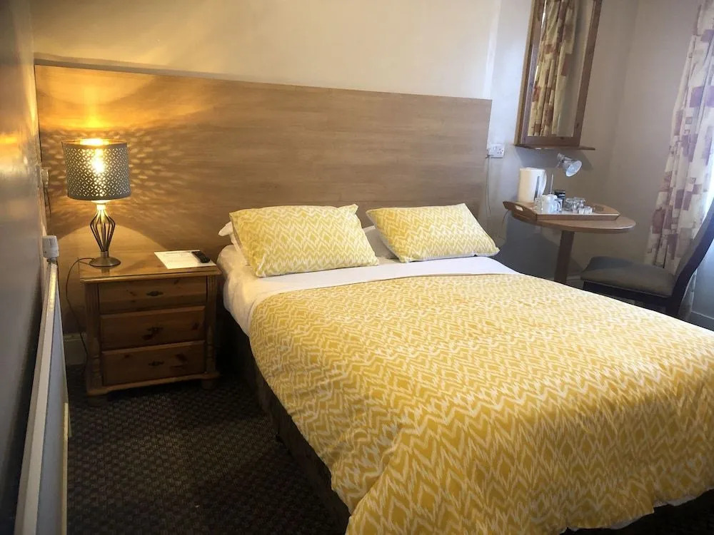 Roseville Lodge B&B
