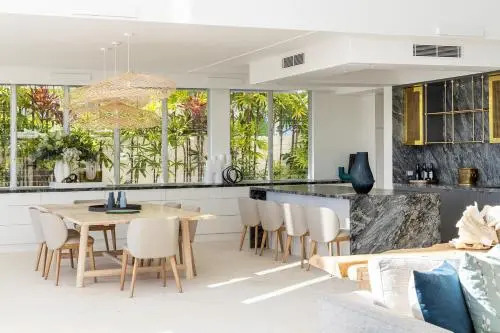 Iluka, Luxurious Riverfront Retreat
